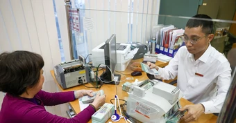 Đóng BHXH 33 năm, nghỉ việc khi chưa đủ tuổi có được nhận lương hưu ngay?