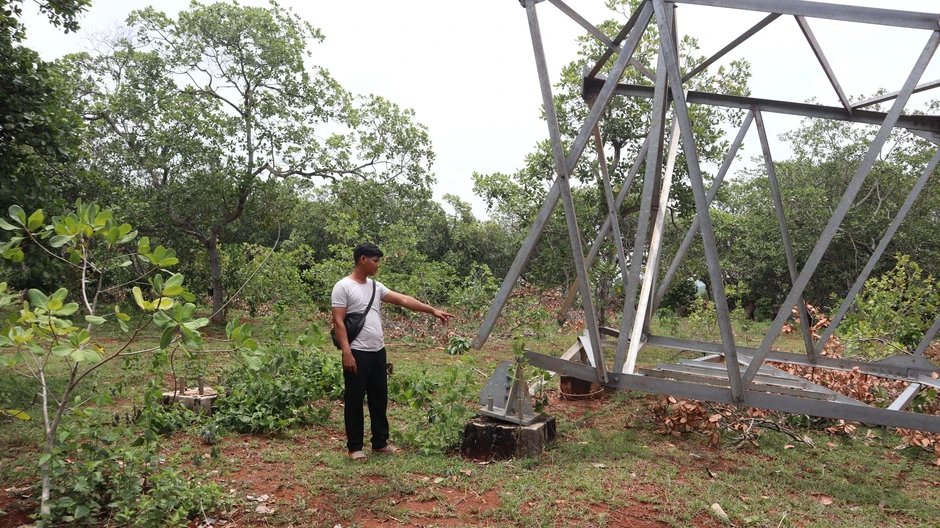 Đồng Nai: Trụ điện 110 kV không có đai ốc ngã đổ gây bất an Đồng Nai: Trụ điện 110 kV không có đai ốc ngã đổ gây bất an