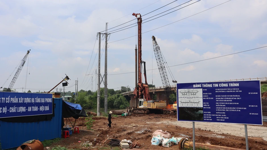 Dự án mở rộng quốc lộ 14 lo nghẽn tiến độ vì... vướng điện lưới Dự án mở rộng quốc lộ 14 lo nghẽn tiến độ vì... vướng điện lưới