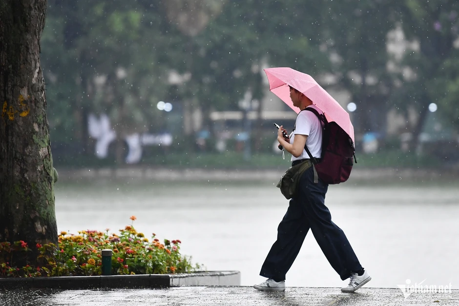 Dự báo thời tiết 11/7/2026: Mưa giông vẫn xuất hiện ở miền Bắc, Hà Nội 34 độ Dự báo thời tiết 11/7/2026: Mưa giông vẫn xuất hiện ở miền Bắc, Hà Nội 34 độ