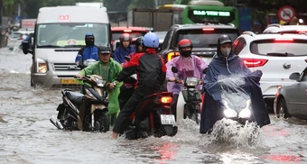 Dự báo thời tiết 14/8: Miền Bắc còn nắng nóng, từ chiều tối mưa giông sầm sập