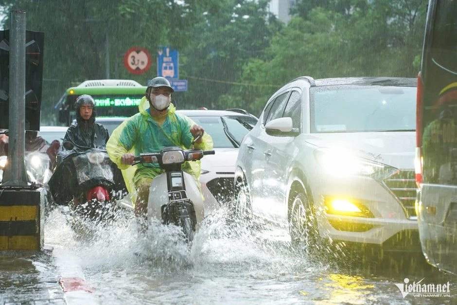 Dự báo thời tiết 16/6/2026: Miền Bắc mưa lớn, Trung Bộ nắng nóng kéo dài Dự báo thời tiết 16/6/2026: Miền Bắc mưa lớn, Trung Bộ nắng nóng kéo dài