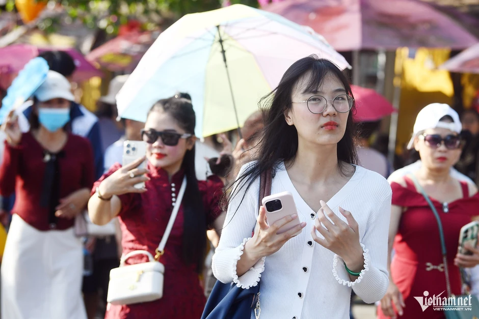 Dự báo thời tiết 17/3/2026: Miền Bắc nắng kéo dài, Hà Nội chạm ngưỡng 28 độ Dự báo thời tiết 17/3/2026: Miền Bắc nắng kéo dài, Hà Nội chạm ngưỡng 28 độ