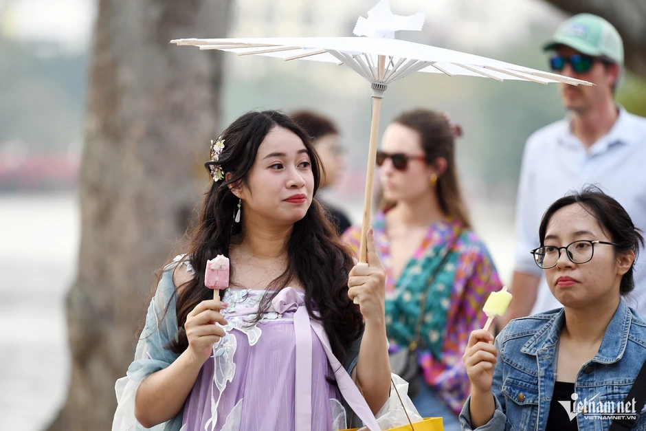 Dự báo thời tiết 18/4/2026: Miền Bắc mưa rải rác, Hà Nội cao nhất 29 độ Dự báo thời tiết 18/4/2026: Miền Bắc mưa rải rác, Hà Nội cao nhất 29 độ