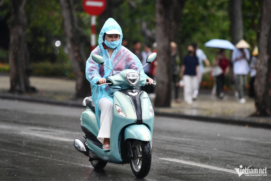 Dự báo thời tiết 26/9/2026: Miền Bắc vẫn nắng 34 độ, Nam Bộ mưa to cục bộ