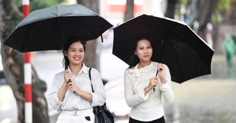 Dự báo thời tiết 27/6/2026: Mưa giông tiếp diễn ở miền Bắc, Hà Nội 33 độ