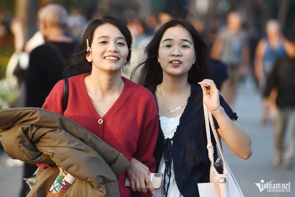 Dự báo thời tiết 5/5/2026: Miền Bắc nắng đẹp, Nam Bộ mưa vào chiều tối