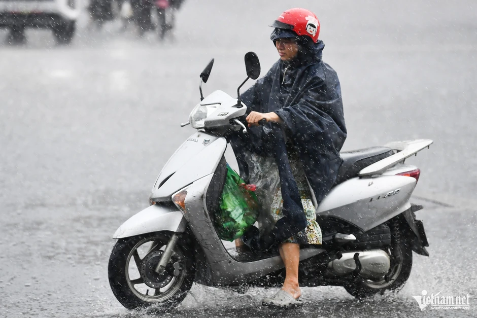 Dự báo thời tiết 9/7/2026: Miền Bắc mưa lớn cục bộ, Trung Bộ nắng nóng kéo dài Dự báo thời tiết 9/7/2026: Miền Bắc mưa lớn cục bộ, Trung Bộ nắng nóng kéo dài