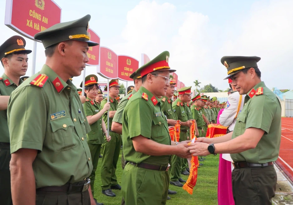 Gần 1.600 chiến sĩ Công an thành phố Đà Nẵng tranh tài tại hội thao Khỏe vì an ninh Tổ quốc Gần 1.600 chiến sĩ Công an thành phố Đà Nẵng tranh tài tại hội thao Khỏe vì an ninh Tổ quốc