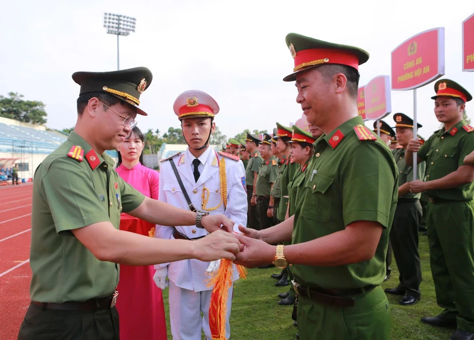 Gần 1.600 chiến sĩ Công an thành phố Đà Nẵng tranh tài tại hội thao Khỏe vì an ninh Tổ quốc Gần 1.600 chiến sĩ Công an thành phố Đà Nẵng tranh tài tại hội thao Khỏe vì an ninh Tổ quốc