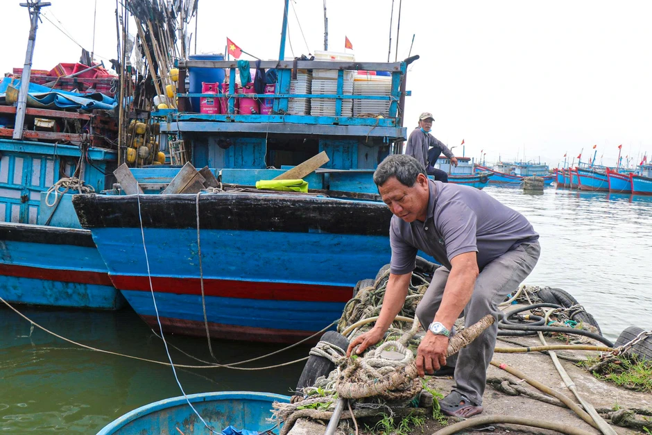 Giá dầu tăng cao, nhiều tàu cá Quảng Ngãi ngại vươn khơi Giá dầu tăng cao, nhiều tàu cá Quảng Ngãi ngại vươn khơi