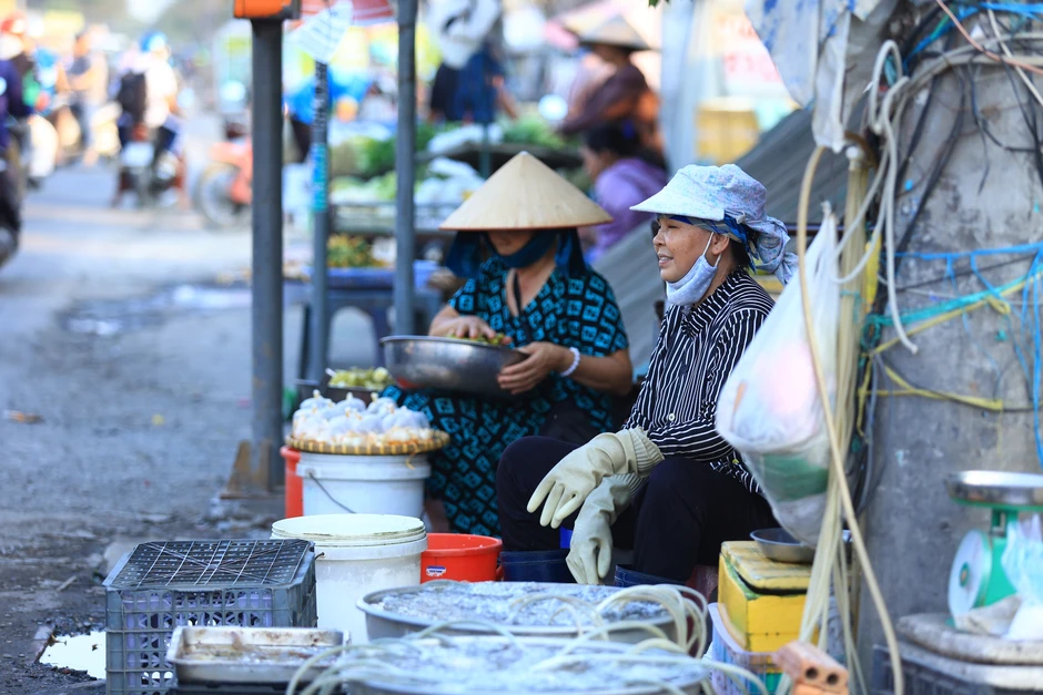Giá thực phẩm tăng: Lao động ở TP.HCM than '100.000 đồng không đủ 3 bữa' Giá thực phẩm tăng: Lao động ở TP.HCM than '100.000 đồng không đủ 3 bữa'