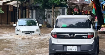 Hà Nội: Nước ngập rút nhanh, chỉ còn vài điểm úng cục bộ