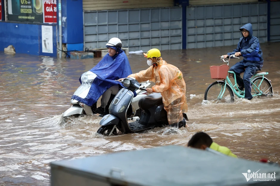 Hà Nội và 8 tỉnh miền Bắc còn mưa lớn dồn dập trước khi ngớt Hà Nội và 8 tỉnh miền Bắc còn mưa lớn dồn dập trước khi ngớt