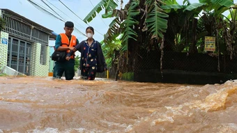 Hai khu dân cư ở Đồng Nai chìm trong nước cả ngày