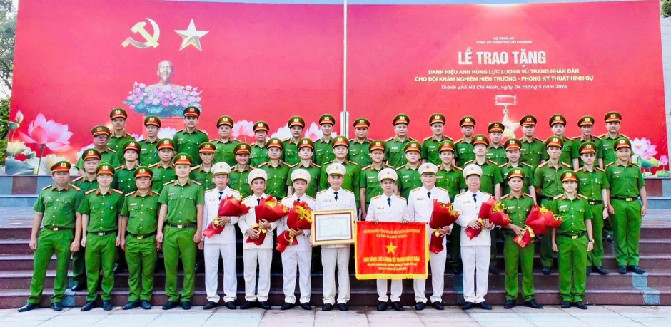 Hai tập thể Công an TP.HCM nhận danh hiệu Anh hùng lực lượng vũ trang nhân dân