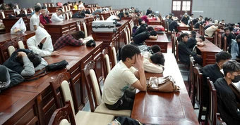 Hàng trăm người sập bẫy 'việc nhẹ lương cao' ở Campuchia được trả về nước