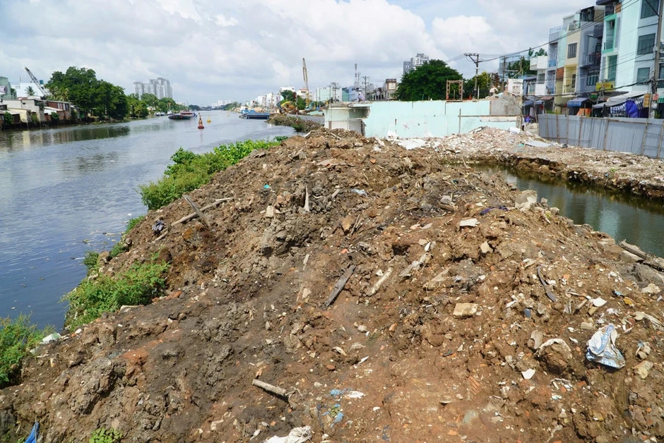 Hàng triệu m3 bùn chặn tiến độ dự án trọng điểm TP HCM Hàng triệu m3 bùn chặn tiến độ dự án trọng điểm TP HCM