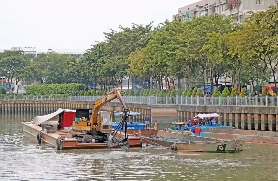 Hàng triệu m3 bùn nạo vét thành nút thắt của các dự án TP HCM Hàng triệu m3 bùn nạo vét thành nút thắt của các dự án TP HCM