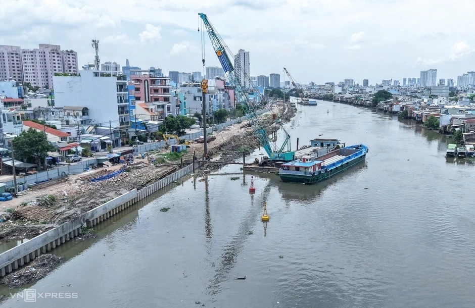 Hàng triệu m3 bùn 'ngáng đường' loạt dự án trọng điểm TP HCM Hàng triệu m3 bùn 'ngáng đường' loạt dự án trọng điểm TP HCM