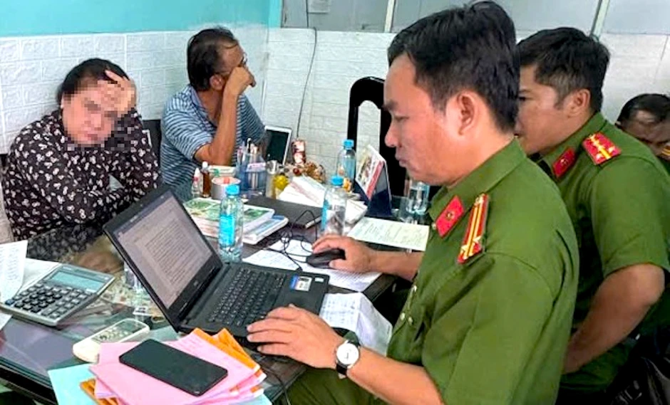 'Hô biến' gạo giá rẻ thành ST25, bán ra nhiều tỉnh thành