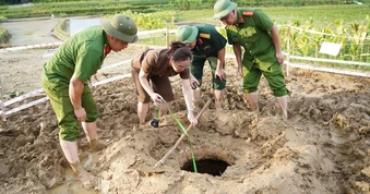 'Hố tử thần' sâu 5 m xuất hiện ở Cao Bằng, chuyên gia cảnh báo gì?