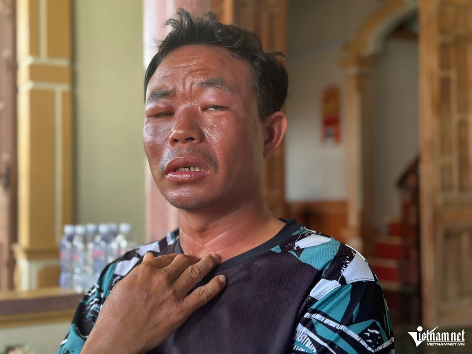 Hơn 10 giờ lênh đênh giữa biển, người đàn ông nghĩ đến vợ con để gắng sức trở về Hơn 10 giờ lênh đênh giữa biển, người đàn ông nghĩ đến vợ con để gắng sức trở về