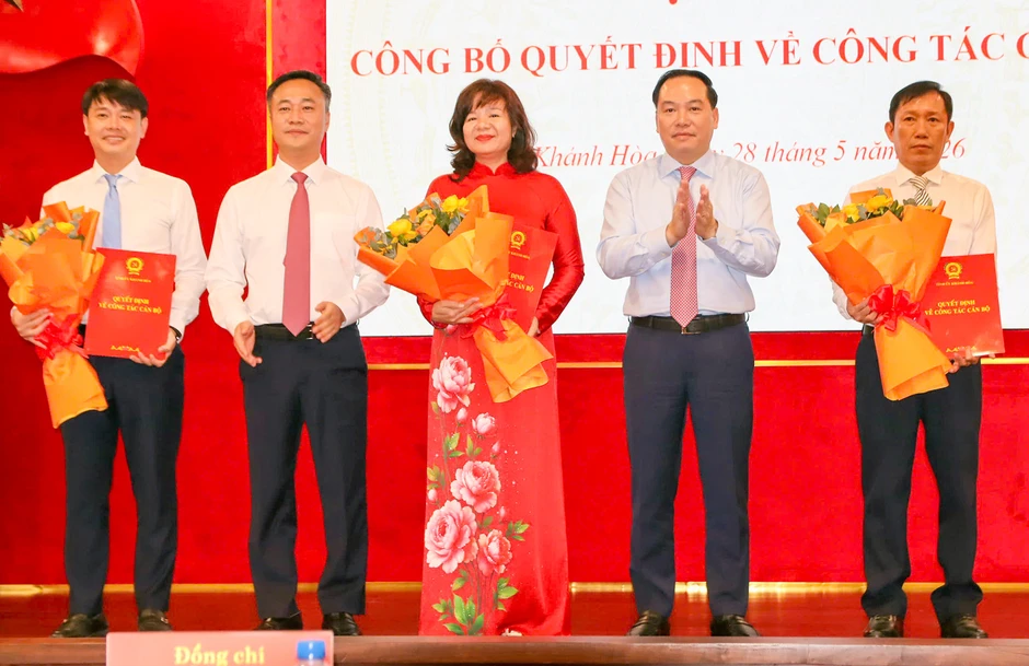 Khánh Hòa điều động, bổ nhiệm nhiều cán bộ lãnh đạo chủ chốt Khánh Hòa điều động, bổ nhiệm nhiều cán bộ lãnh đạo chủ chốt