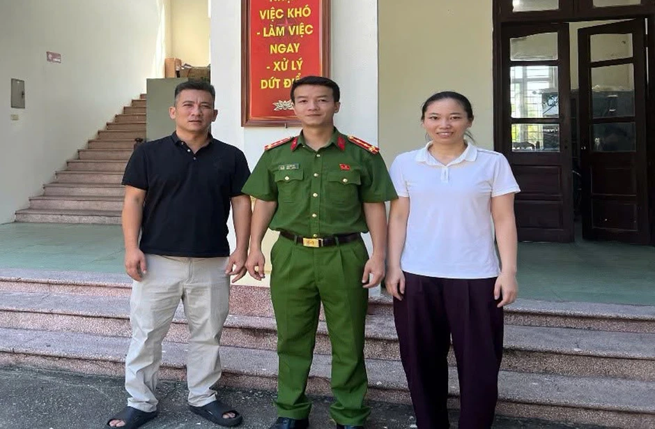 Mang 142 triệu đồng chuyển nhầm đến công an trả lại Mang 142 triệu đồng chuyển nhầm đến công an trả lại