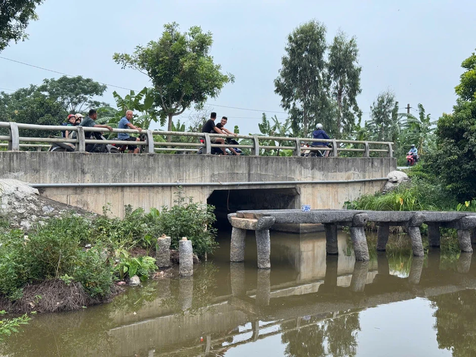 Mất 4 thanh cầu đá cổ hơn 100 năm tuổi ở Hải Phòng Mất 4 thanh cầu đá cổ hơn 100 năm tuổi ở Hải Phòng