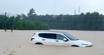 Mưa lớn nhấn chìm nhiều tuyến đường ở Nghệ An, có nơi ngập sâu 1,7m