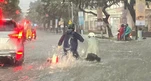 Mưa lớn, nhiều khu dân cư ở TP Đồng Nai ngập sâu