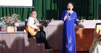 Nghe bác sĩ hát giữa bệnh viện, bệnh nhân tai biến nói ‘Tôi thấy ấm lòng!'