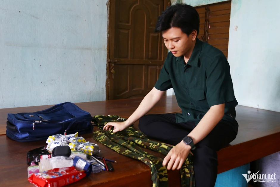 Những chàng trai viết đơn tình nguyện nhập ngũ, sẵn sàng khoác màu áo lính Những chàng trai viết đơn tình nguyện nhập ngũ, sẵn sàng khoác màu áo lính