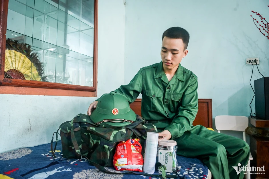 Những chàng trai viết đơn tình nguyện nhập ngũ, sẵn sàng khoác màu áo lính Những chàng trai viết đơn tình nguyện nhập ngũ, sẵn sàng khoác màu áo lính