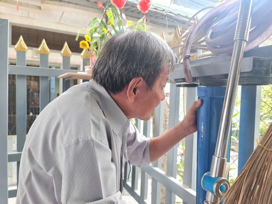 Nước sinh hoạt đục ngầu, gần 1.400 hộ dân ở Đồng Tháp sống trong lo lắng Nước sinh hoạt đục ngầu, gần 1.400 hộ dân ở Đồng Tháp sống trong lo lắng