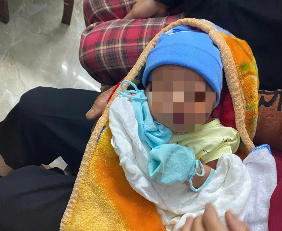 Phát hiện bé trai sơ sinh bị bỏ rơi dưới hầm chui cao tốc ở Quảng Trị Phát hiện bé trai sơ sinh bị bỏ rơi dưới hầm chui cao tốc ở Quảng Trị