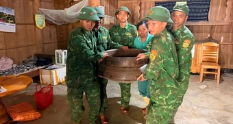Phát hiện nhiều vết nứt dài trên núi, xã biên giới Đà Nẵng sơ tán hơn 130 người