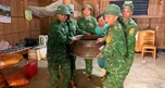 Phát hiện nhiều vết nứt dài trên núi, xã biên giới Đà Nẵng sơ tán hơn 130 người