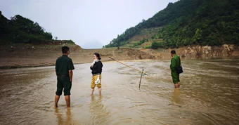 Phát hiện thi thể nam giới đang phân hủy dưới suối ở Sơn La