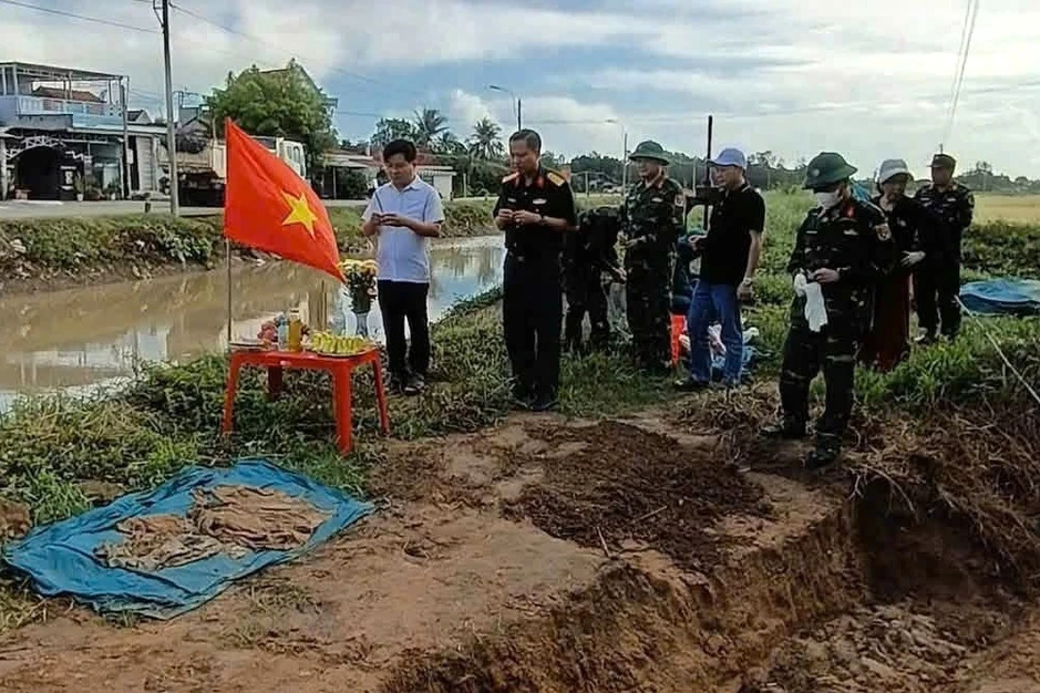 Quy tập hài cốt liệt sĩ ở Đắk Lắk, phát hiện di vật ghi 'Anh Luân' Quy tập hài cốt liệt sĩ ở Đắk Lắk, phát hiện di vật ghi 'Anh Luân'
