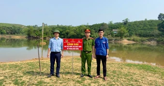 Rủ nhau đi câu cá, 2 nam sinh lớp 10 đuối nước tử vong