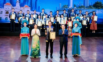 Sawaco được vinh danh với thành tựu chuyển đổi số ngành cấp nước - Báo TinVina