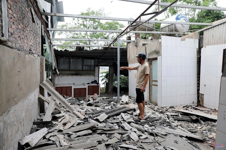 Sông Thao cạn vẫn sạt lở, người dân phải thốt lên 'mất nửa nhà trong một ngày' Sông Thao cạn vẫn sạt lở, người dân phải thốt lên 'mất nửa nhà trong một ngày'