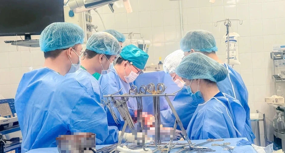Tài xế xe công nghệ bị đâm xuyên tim, mất 2 lít máu được cứu sống Tài xế xe công nghệ bị đâm xuyên tim, mất 2 lít máu được cứu sống