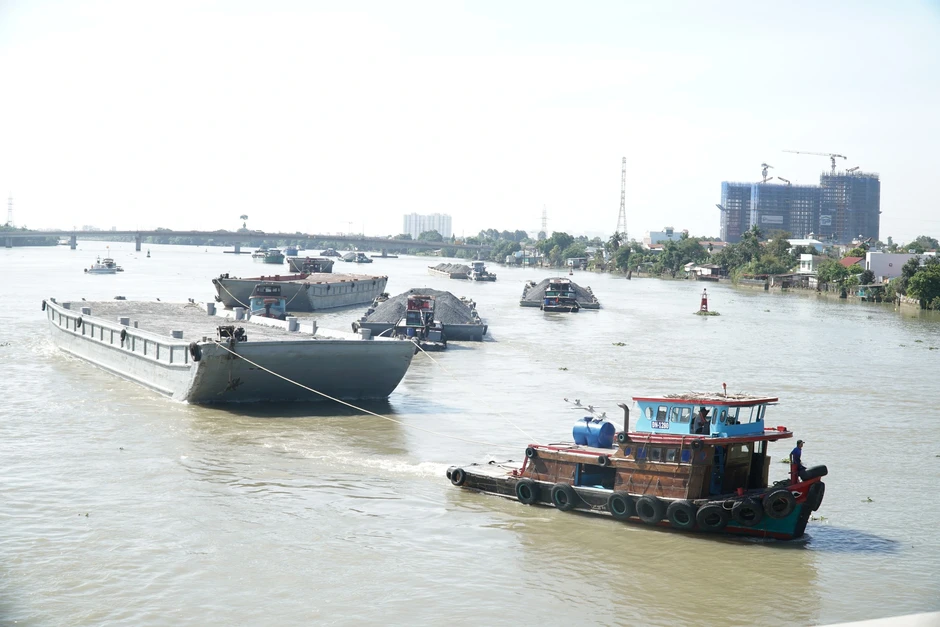 Tăng cường kiểm tra tàu thuyền qua lại khu vực cầu Ghềnh Tăng cường kiểm tra tàu thuyền qua lại khu vực cầu Ghềnh