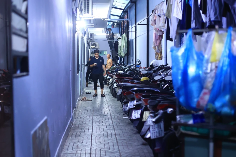 Thu tiền điện vượt 3.460 đồng/kWh bị phạt: Chủ trọ ở TP.HCM tính tăng giá phòng Thu tiền điện vượt 3.460 đồng/kWh bị phạt: Chủ trọ ở TP.HCM tính tăng giá phòng