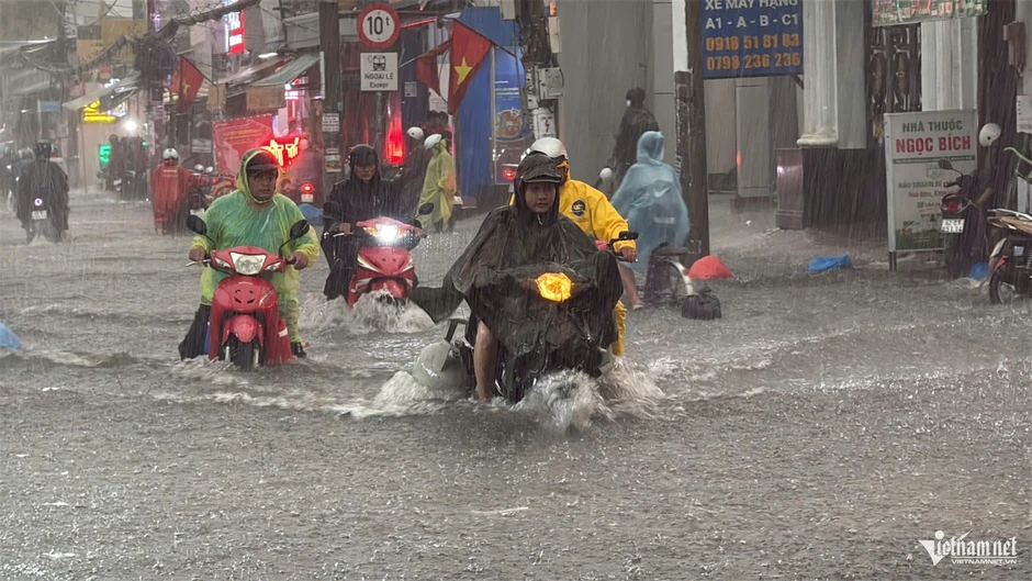 TPHCM và Nam Bộ bước vào đợt mưa lớn diện rộng, miền Bắc khi nào giảm mưa? TPHCM và Nam Bộ bước vào đợt mưa lớn diện rộng, miền Bắc khi nào giảm mưa?
