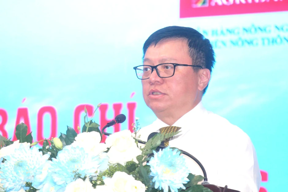 Trao Giải báo chí Nam bộ lần thứ I, vinh danh 22 tác phẩm xuất sắc Trao Giải báo chí Nam bộ lần thứ I, vinh danh 22 tác phẩm xuất sắc
