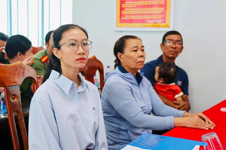 Vợ thiếu tá hy sinh được tuyển vào ngành công an: ‘Tôi muốn tiếp nối màu áo của chồng’ Vợ thiếu tá hy sinh được tuyển vào ngành công an: ‘Tôi muốn tiếp nối màu áo của chồng’